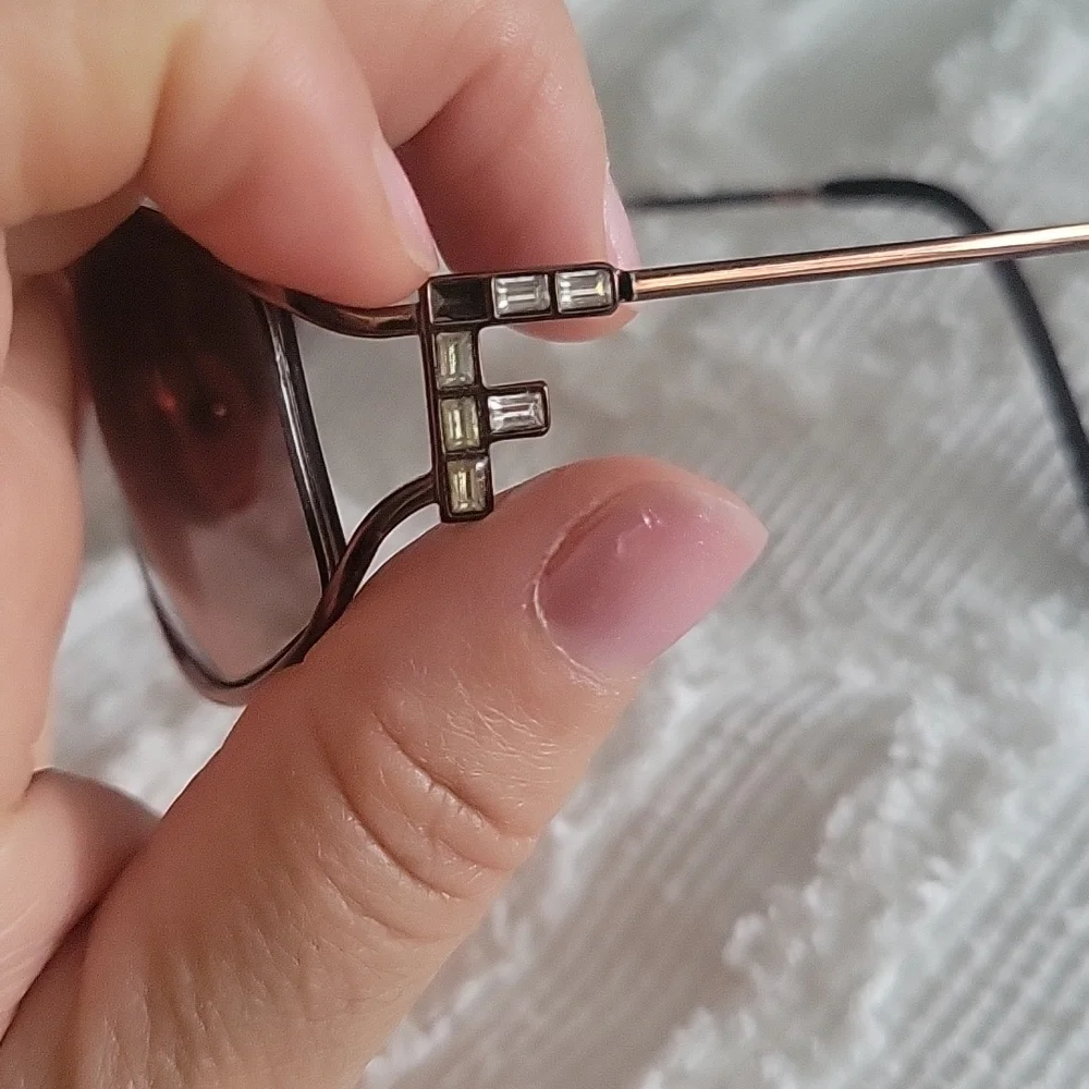 FENDI Sunglasses 👓 - Picture 9 of 11